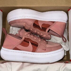 NIKE Court Vision Alta TXT